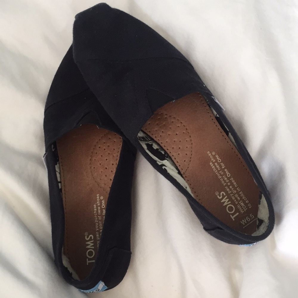 black Toms